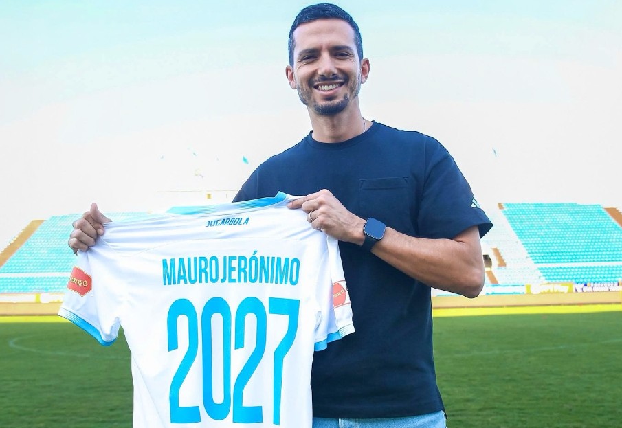 HLV Mauro Jeronimo đầu quân cho Nam Định. Ảnh: CLB Nam Định.