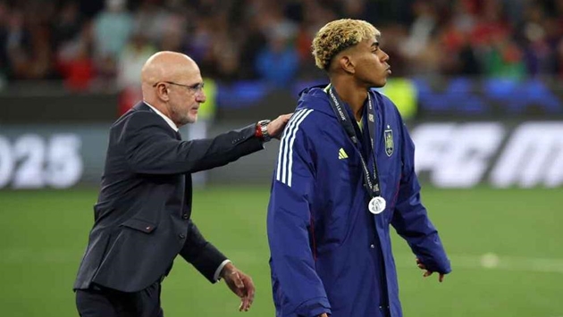 Ảnh bài viết HLV Tây Ban Nha bác bỏ mâu thuẫn với Barca về Yamal