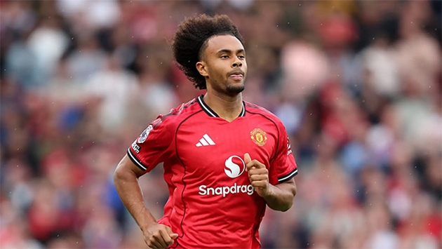 Zirkzee có thể gia nhập AS Roma để cứu vãn sự nghiệp.