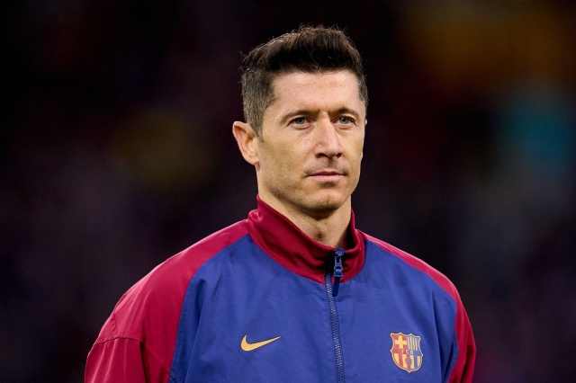 Ảnh bài viết Lewandowski bác tin giải nghệ, tập trung cho Barcelona