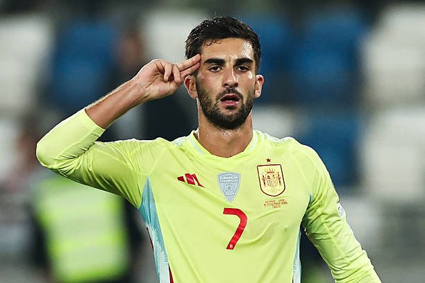 Ảnh bài viết Ferran Torres ghi bàn, sánh ngang Di Stefano và Sergio Ramos