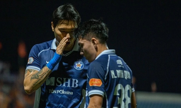 Đà Nẵng nhọc nhằn hạ 10 người của SLNA