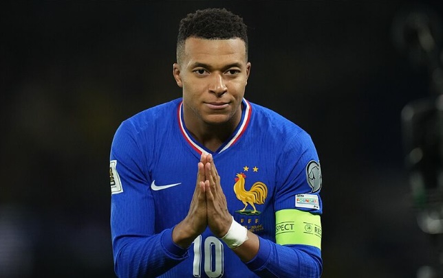 Ảnh bài viết Hình mẫu Messi - Ronaldo thúc đẩy Mbappe làm điều phi thường
