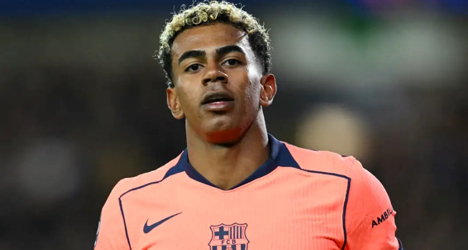Ảnh bài viết Lamine Yamal suýt bị đối thủ đánh cắp khỏi tay Barcelona