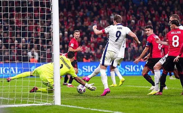 Harry Kane tỏa sáng cho tuyển Anh với cú đúp.