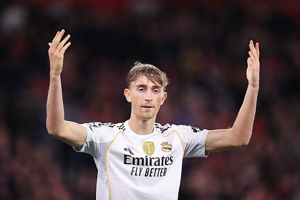 Ảnh bài viết Dean Huijsen rút khỏi tuyển Tây Ban Nha, trở về Real Madrid