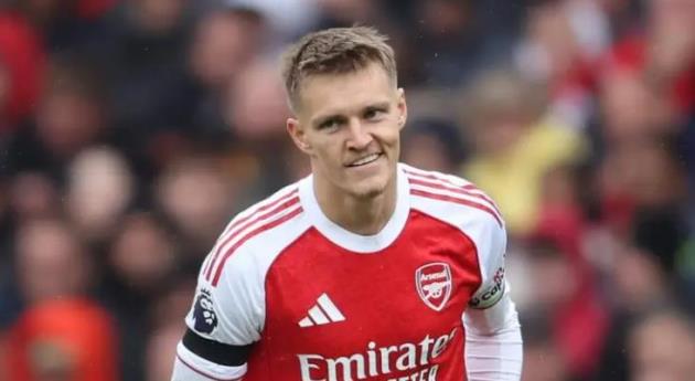 Odegaard đang tìm lại phong độ đỉnh cao.