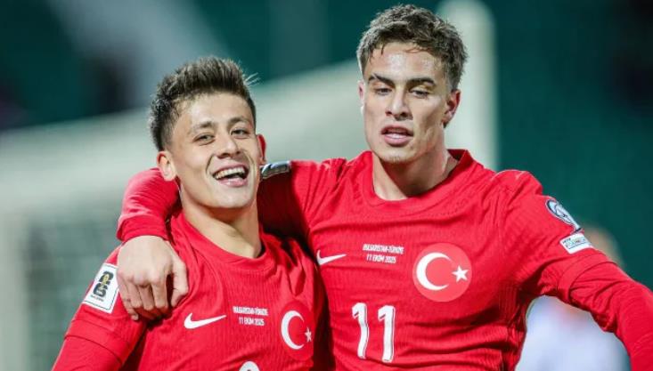 Thổ Nhĩ Kỳ có không ít ngôi sao trong đội hình.