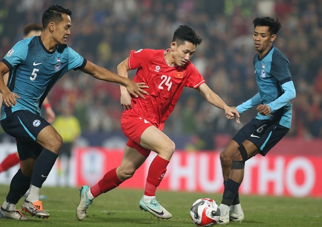 Nguyễn Hai Long lo ngại chất lượng mặt sân tại Lào.