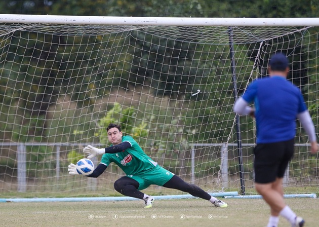 Văn Lâm khả năng được bắt chính trước Lào.