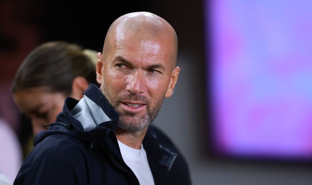 Zidane sẵn sàng dẫn dắt Real.