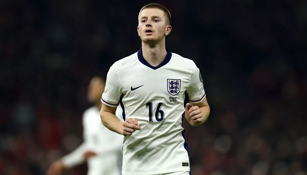 Adam Wharton là mục tiêu hàng đầu hàng tiền vệ Man United.