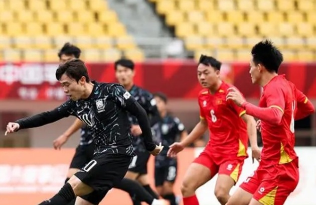 U22 Việt Nam đứng cuối bảng với cách biệt sít sao.