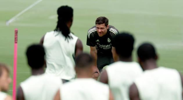 Ảnh bài viết Xabi Alonso tính toán chiến lược cho chuỗi 9 trận quyết định cuối năm
