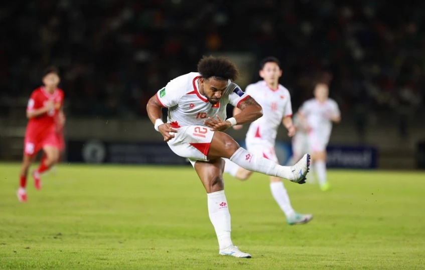 Xuân Son ghi dấu ấn trong ngày tái xuất tuyển Việt Nam.