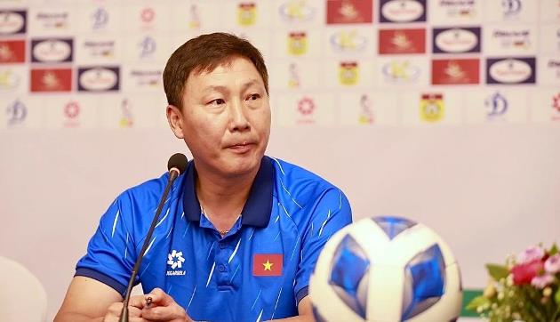 HLV Kim Sang-sik còn nhiều việc phải làm.