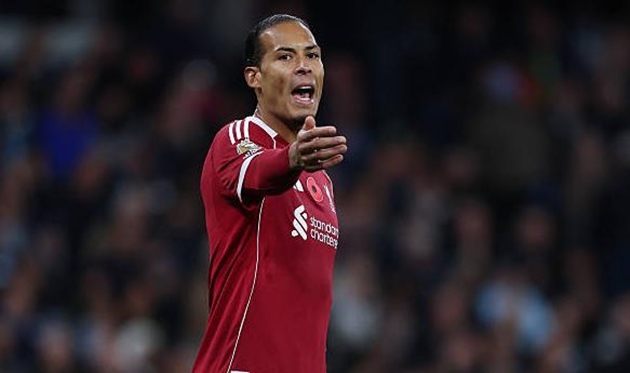 Virgil Van Dijk là thủ lĩnh đích thực của Liverpool.