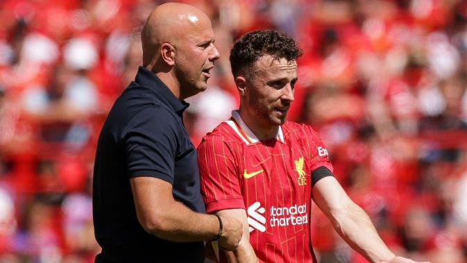 Ảnh bài viết Liverpool sa sút: Slot nói thẳng “không viện cớ Jota”