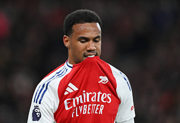 Gabriel sẽ vắng mặt trong cuộc chạm trán Tottenham. 