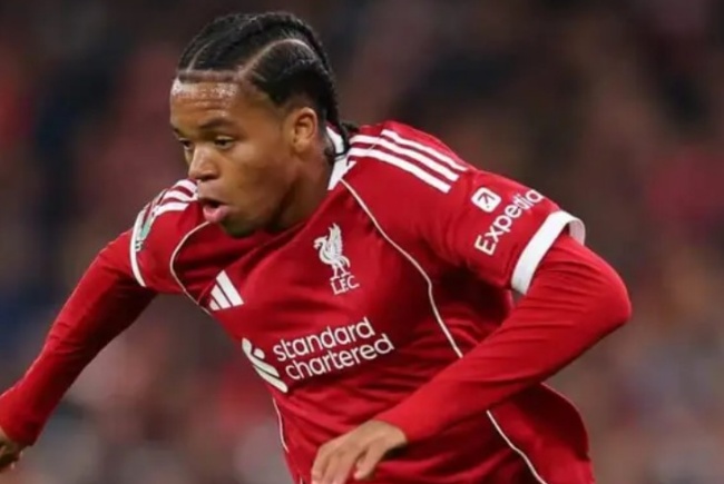 Rio Ngumoha là báu vật của Liverpool.