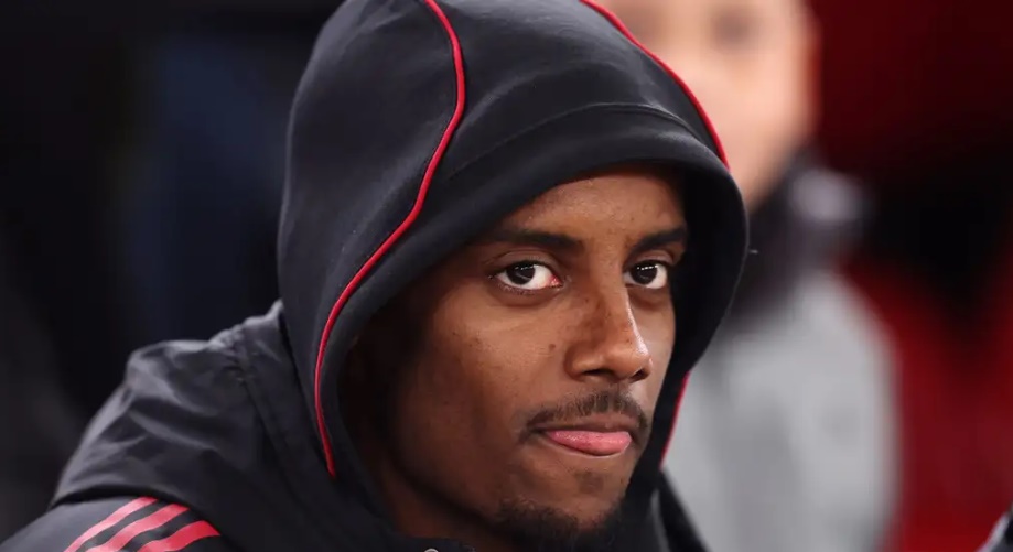 Isak đang chịu áp lực của một bom tấn tại Liverpool.