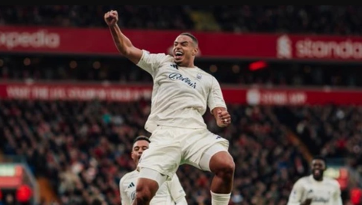 Forest bất ngờ dẫn Liverpool 2 bàn.