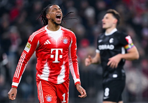 Olise chơi tuyệt hay trước Freiburg.