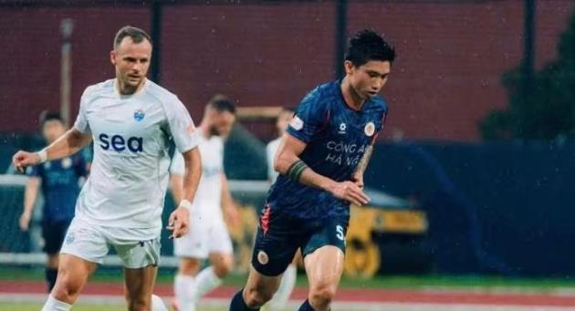 Văn Hậu có thể ra sân ở vòng 14 V.League.