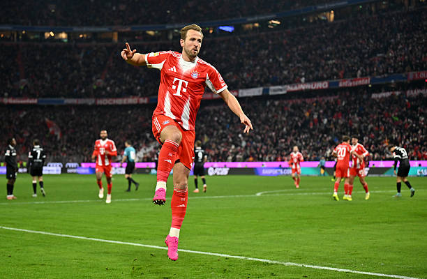 Kane sẽ giải quyết vấn đề trên hàng công của Man Utd. 