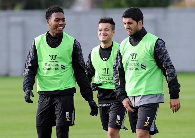 Daniel Sturridge, Philippe Coutinho và Luis Suarez trên sân tập Liverpool.