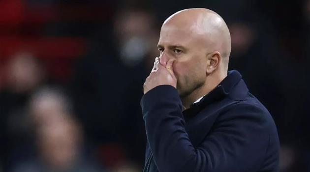 Arne Slot đang gặp khó khăn ở Liverpool.