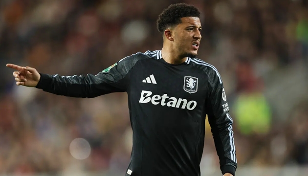 Sancho trong màu áo Aston Villa.