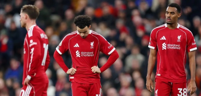 Liverpool thua sốc 0-3 trước Nottingham.