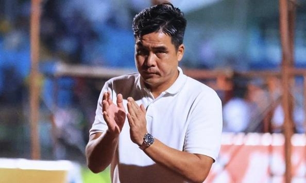 Ông Nguyễn Việt Thắng nhận thẻ đỏ ở Cúp quốc gia.