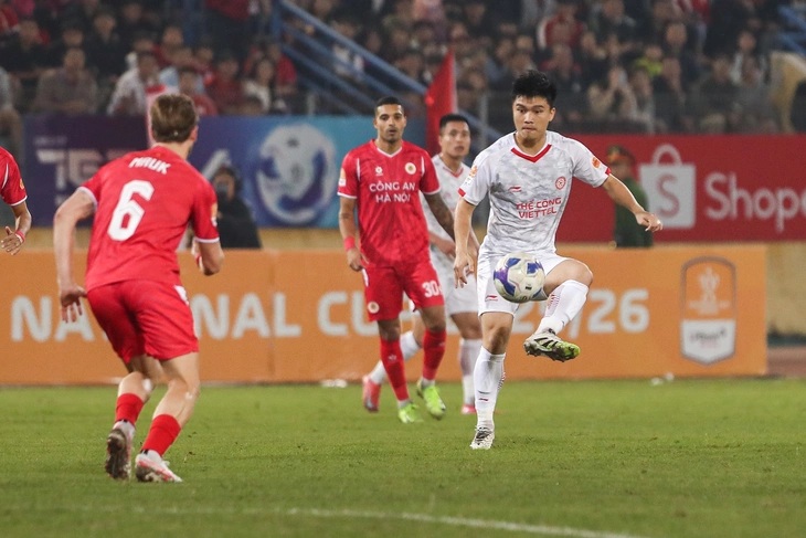 Hai đội đã có những pha ăn miếng trả miếng.