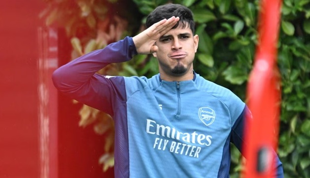 Ảnh bài viết Arsenal gây chú ý khi Hincapie lần đầu đá chính ở Ngoại hạng Anh