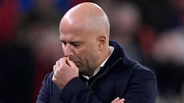 Slot lực bất tòng tâm trước sự sa sút của Liverpool