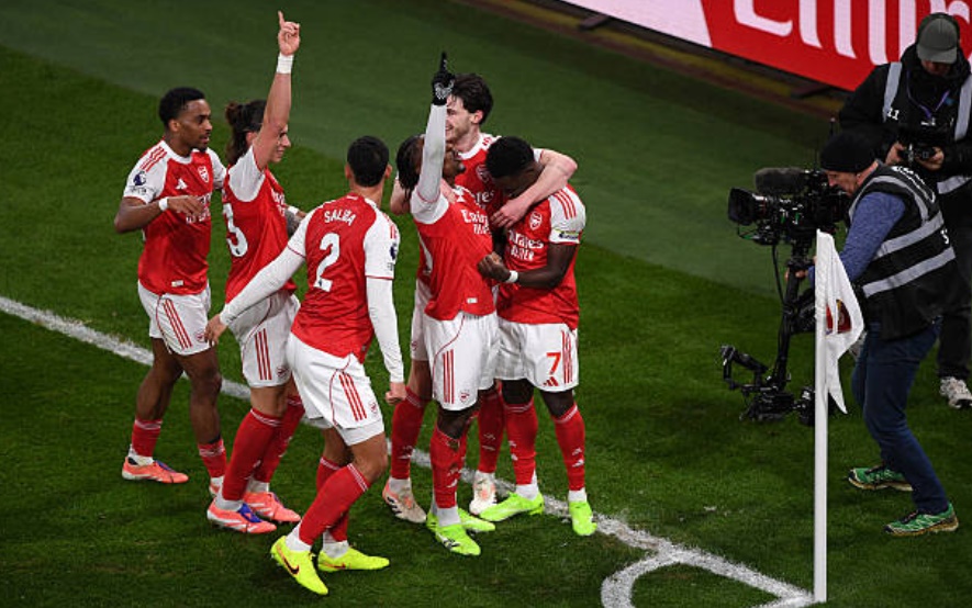 Ảnh bài viết Cú hat-trick lịch sử của Eze: Lời đáp trả đanh thép dành cho Thomas Frank