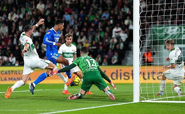 Ảnh bài viết Bellingham hóa người hùng giúp Real thoát thua Elche