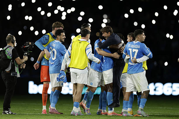 Napoli buộc phải giành chiến thắng nếu muốn níu hy vọng đi tiếp.