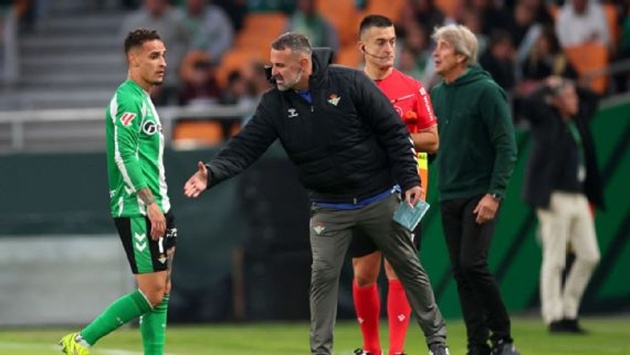 Ảnh bài viết Antony xin lỗi sau pha thẻ đỏ khiến Betis thiệt quân