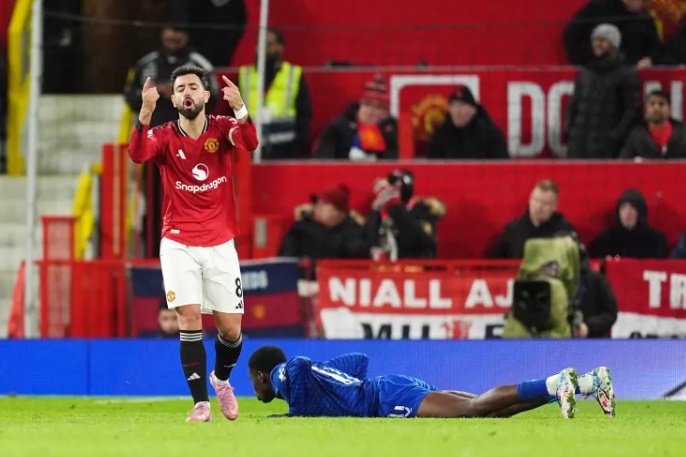 Ảnh bài viết Thua sốc đối thủ 10 người, Man Utd phơi bày sự bế tắc tại Old Trafford