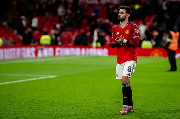 Bruno Fernandes – 6.6/10 điểm: Chuyền bóng thiếu chính xác, nhiều pha sút xa trong tuyệt vọng và bỏ lỡ cơ hội lớn cuối trận.