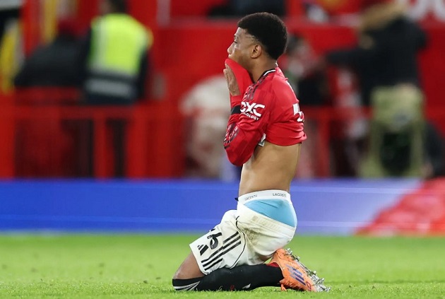 Ảnh bài viết Phong độ trái ngược của Amad và Zirkzee tại Old Trafford