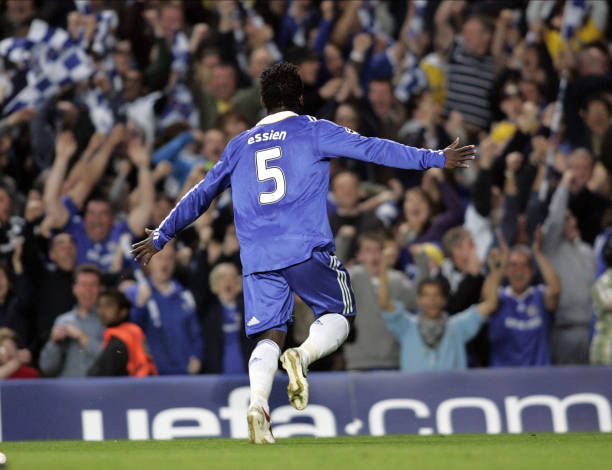 Michael Essien sớm mở tỷ số cho Chelsea.