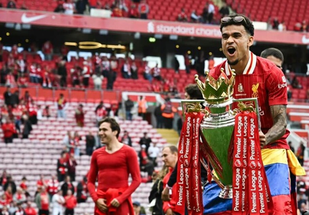 Ngôi sao Colombia ăn mừng chức vô địch Ngoại hạng Anh hồi tháng 5