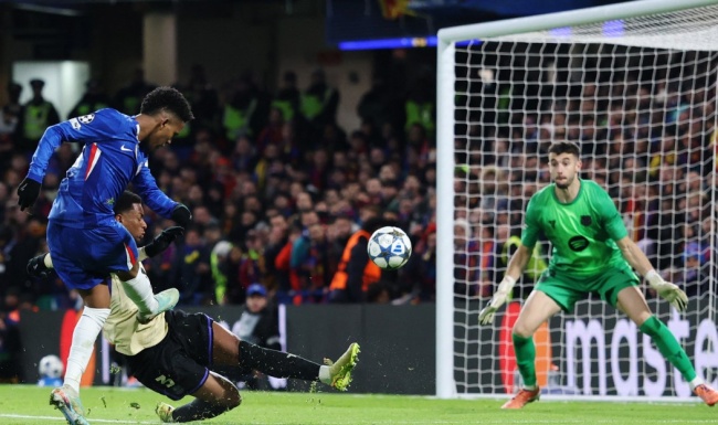 Ảnh bài viết Estevao solo ấn tượng, Chelsea hủy diệt 10 người Barcelona