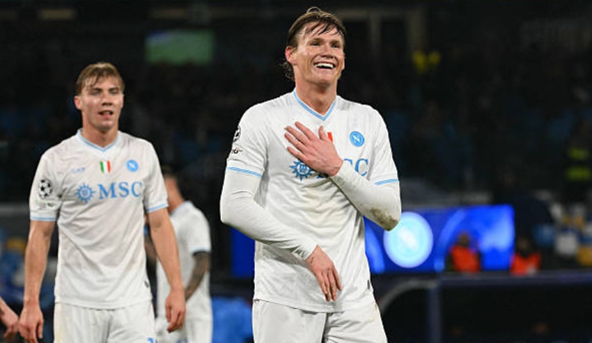 McTominay tỏa sáng giúp Napoli giành trọn 3 điểm.