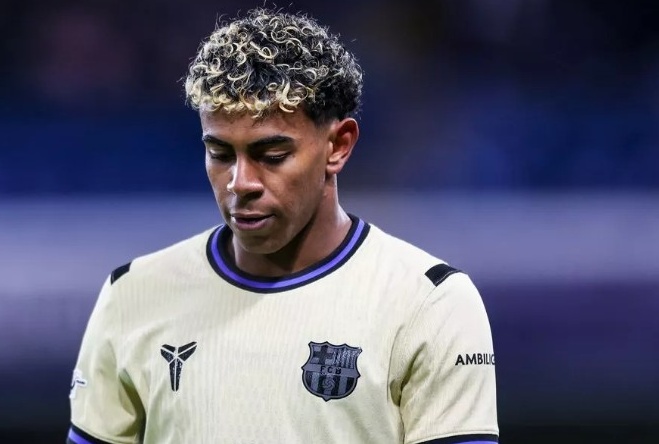 Ảnh bài viết CBS Sports tung ảnh chế gây sốt Cucurella bỏ túi Yamal