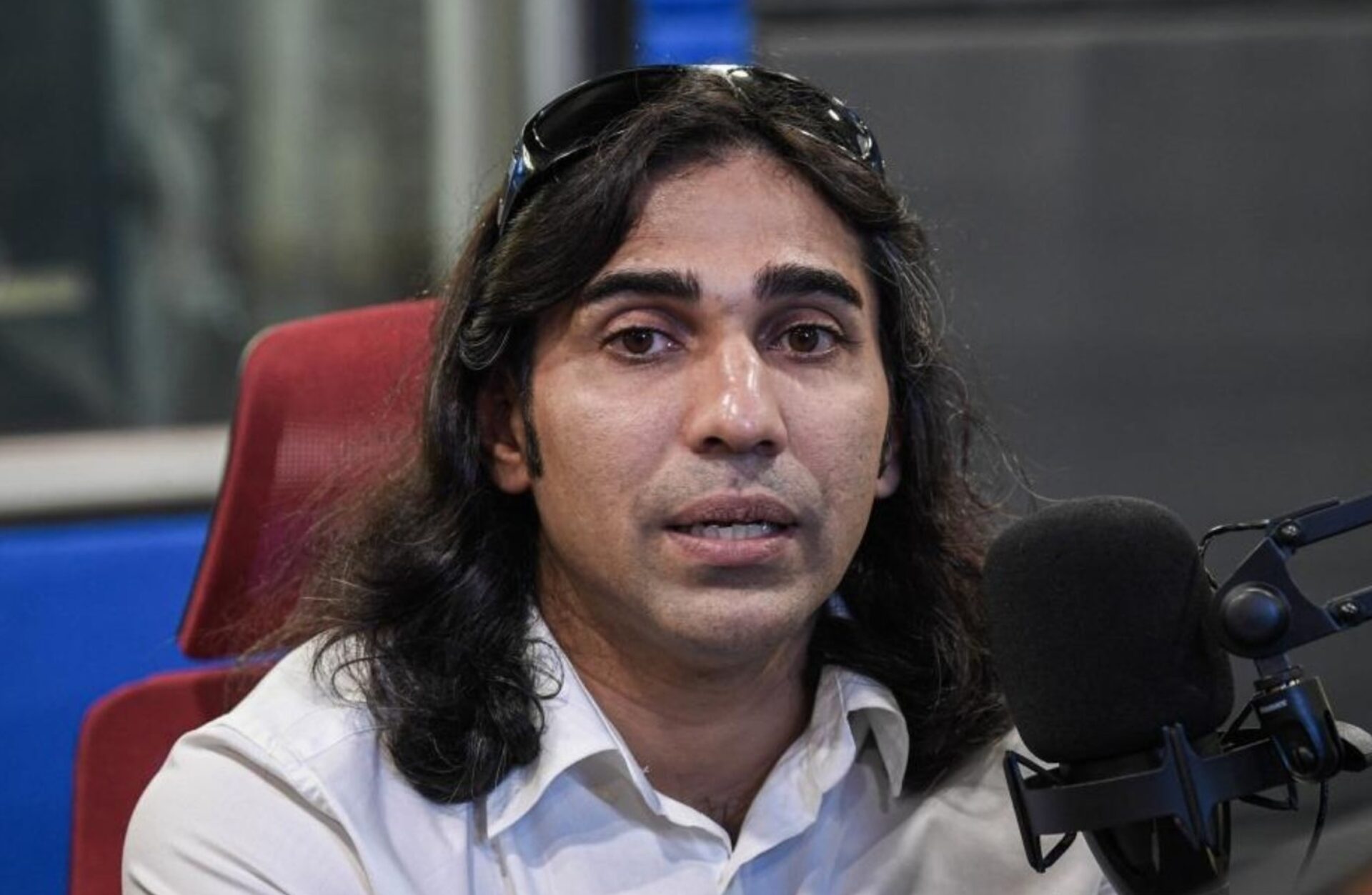 Nhà báo Haresh Deol bị tấn công, nghi do liên quan đến việc điều tra vụ nhập tịch của FAM.